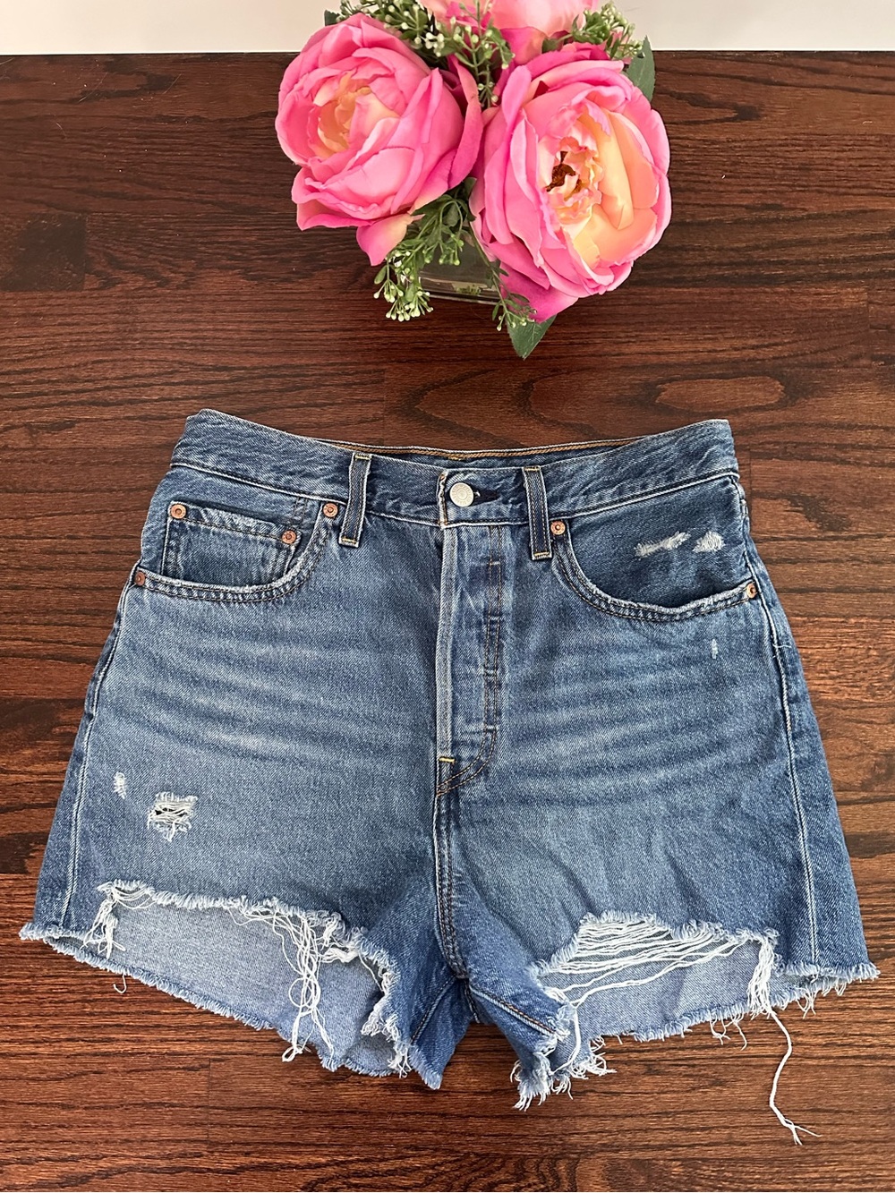 Levi’s Ribcage Shorts, size 30